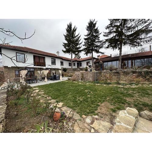The 3 Pines GuestHouse - Трите Бора
