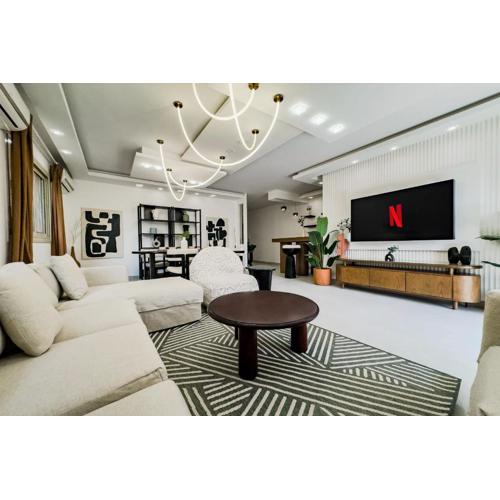 The 3BDR Avant-garde Residence 5 min to Airport