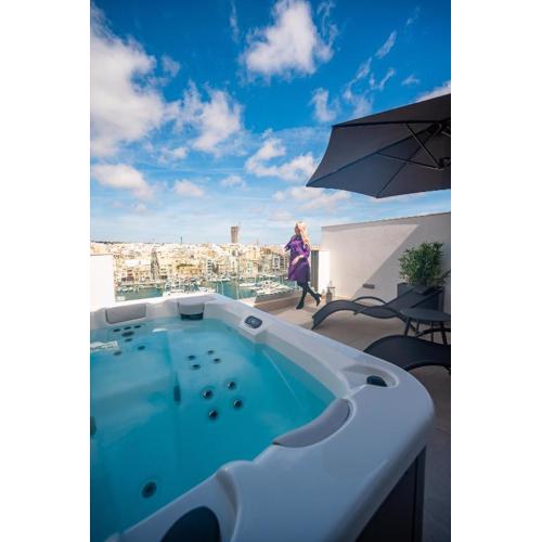 The Address Seafront Suites with Hot Tub