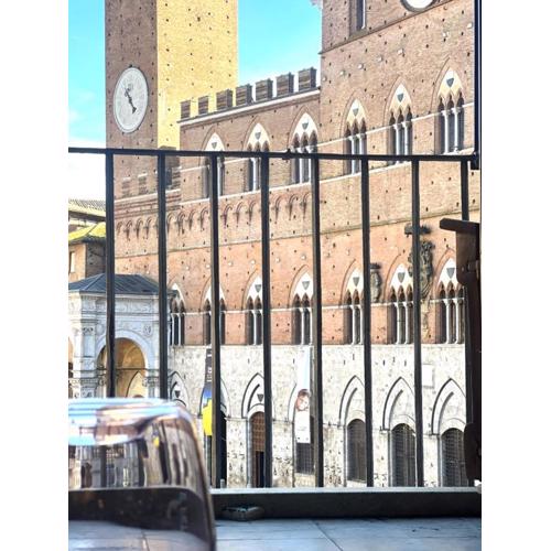 The Balcony Suite - Piazza del Campo