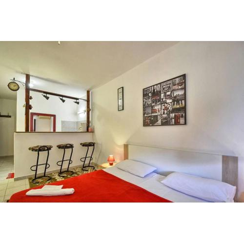 The Big Smile Apartments