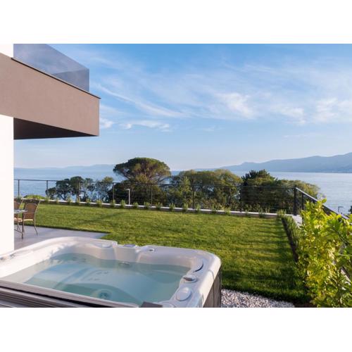 The Blue Star luxury apartment with a sea view and a private parking