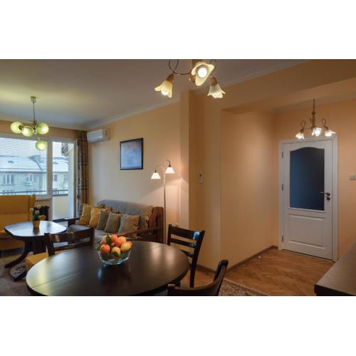 The Central Viewer - 2BR APART