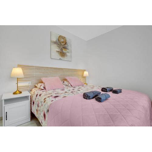 The Charming Oasis! 2 bedrooms - By HelloDomik