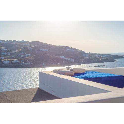The Corfos Hills House