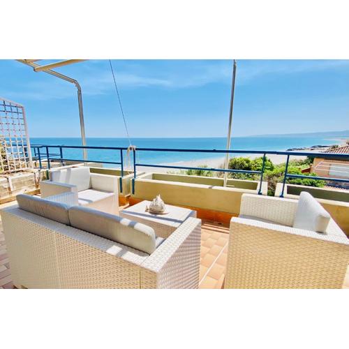The Dream - Seafront Loft