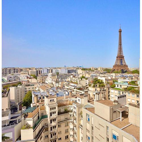 The Eiffel Tower Residence - A Luxurious Apartment With Breathtaking Views of The Eiffel Tower