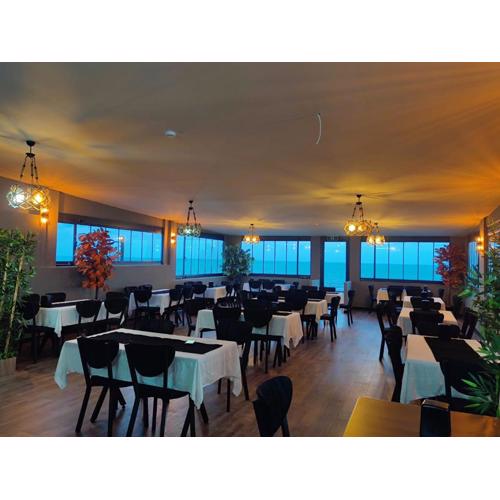The Elysian Resort Hotel & Restaurant - Bar