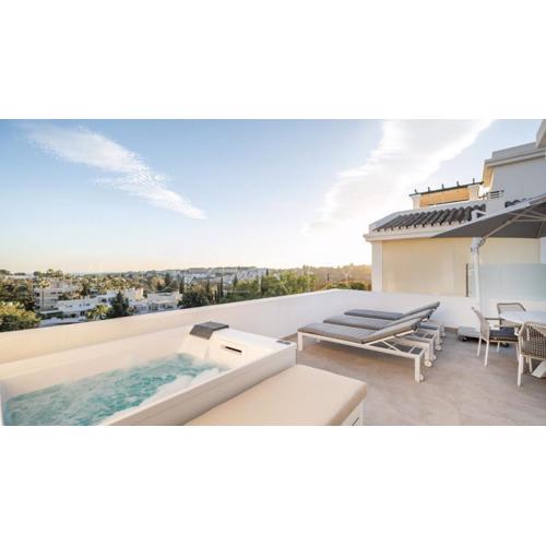 The Exquisite Townhouse in Aloha Gardens