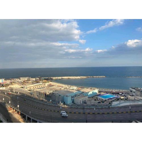 للعائلات فقط the fardous apartment sea view