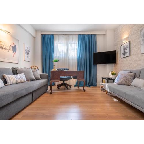 The HostMaster La Casa Elegante