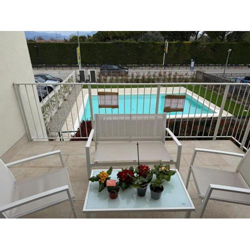 The Lake Breeze - Residence with Pool