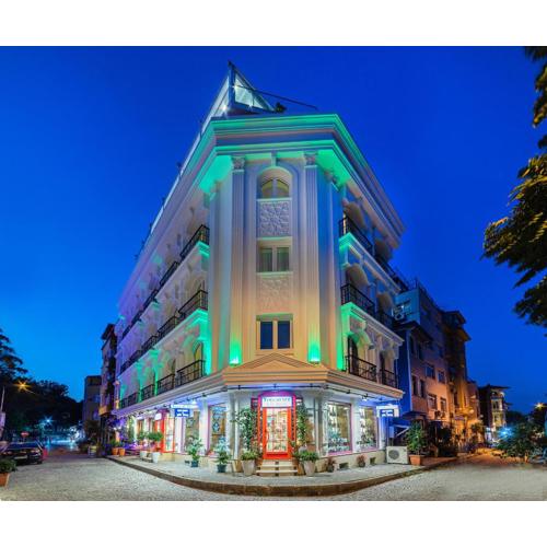 The Magnaura Palace Hotel