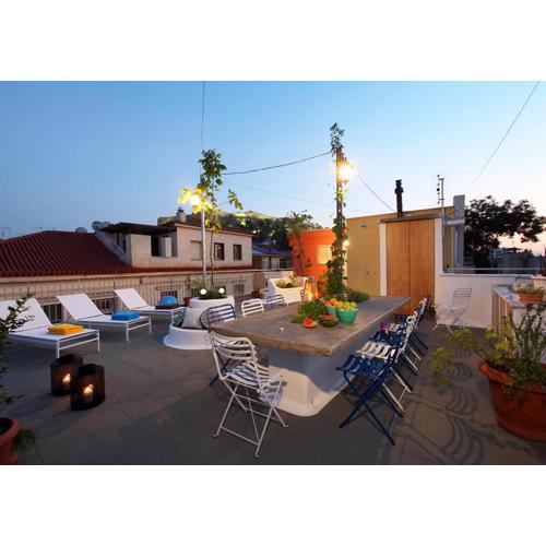 The Marble Suites, PLAKA