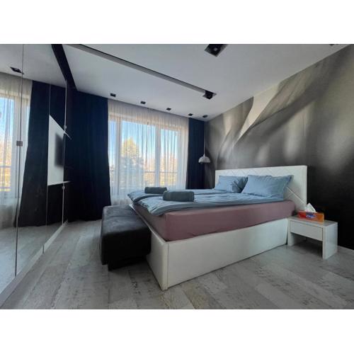 The Mirror Apartment