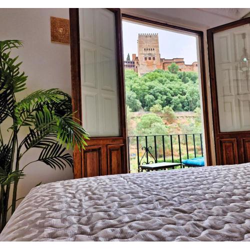 The Nasrid Palace from your bed !