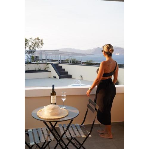 The Noverian Bios Caldera Sunset Suites