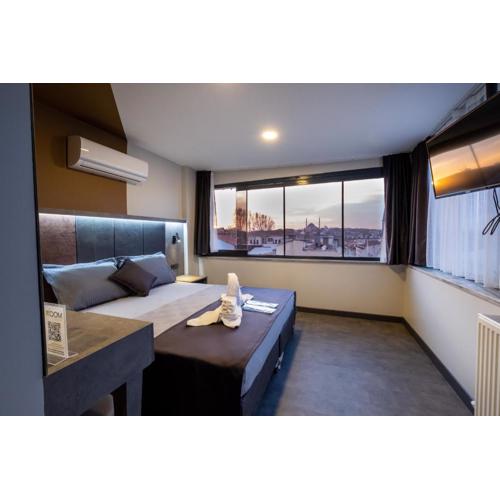 The Queen Hotel