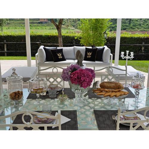 The Romantic Dependance in Luxury Villa