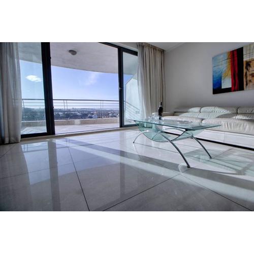 The Strand - 4bed Sliemaseafront Fl 2 By Homely