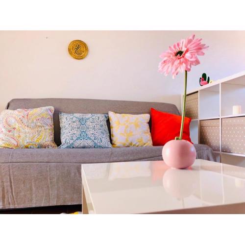 The Summer Treat Shared Apartment Compartido