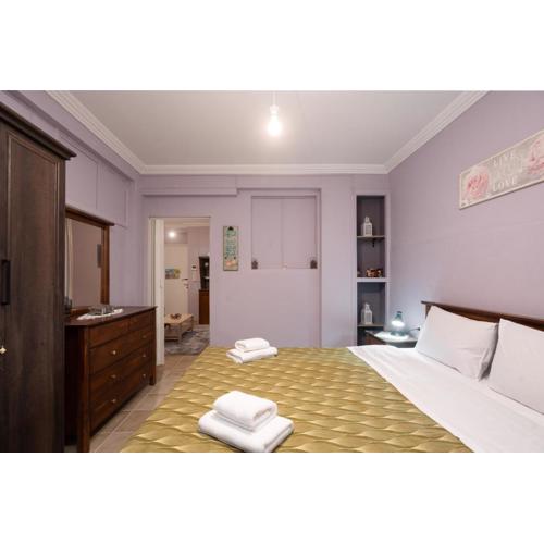 The Sweetest Acropolis Flat