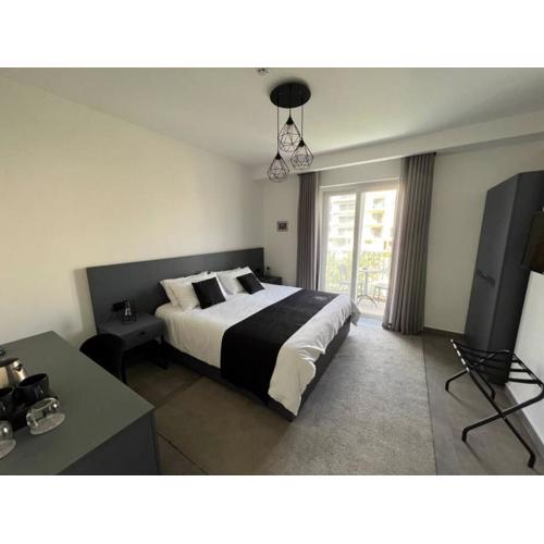 The Valley Room 8 condo with parking on premises