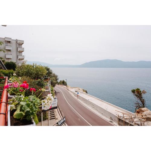 Thea Seaview Apartament