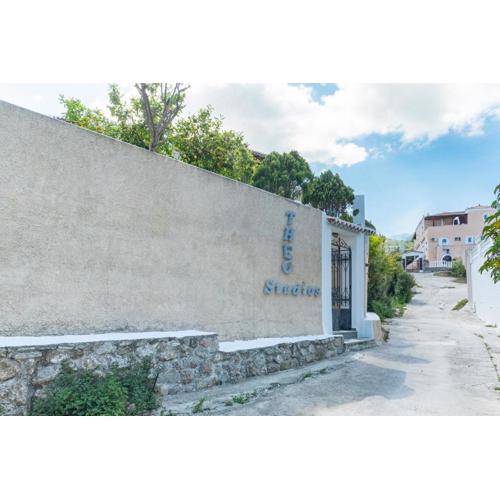 Theo Studios & Apartments