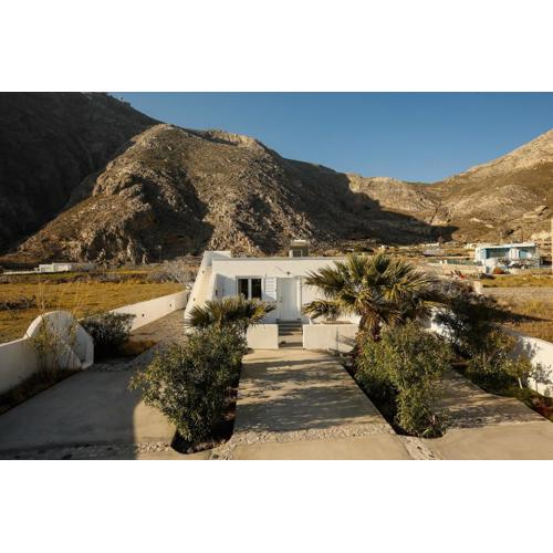 Thera cycladic house at Perissa , Santorini by MPS