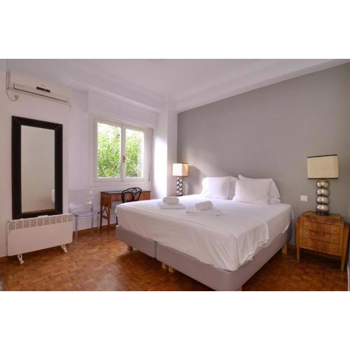 Thiseio, a vintage apartment