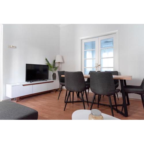 Thissio Getaway 2BA next to Athens ancient market