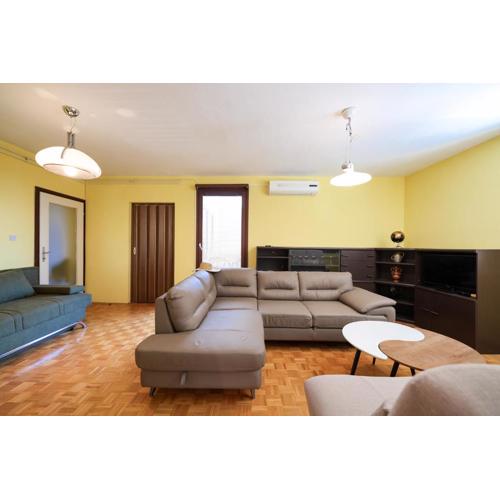 Three bedroom apartment Tesla Maraska