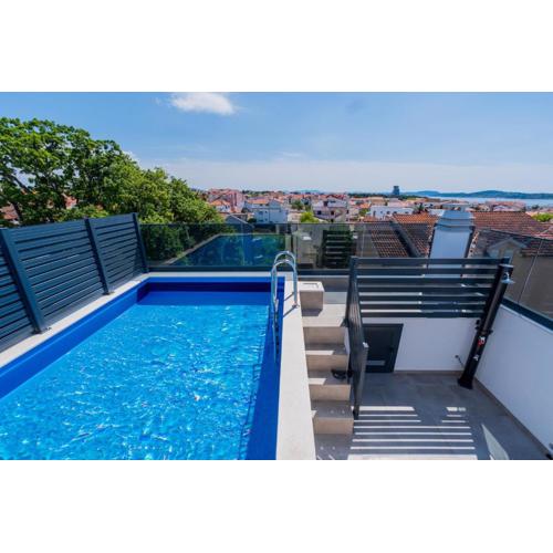 Three-Bedroom Premium Holiday Home Atmosfera with Private Pool&Sauna