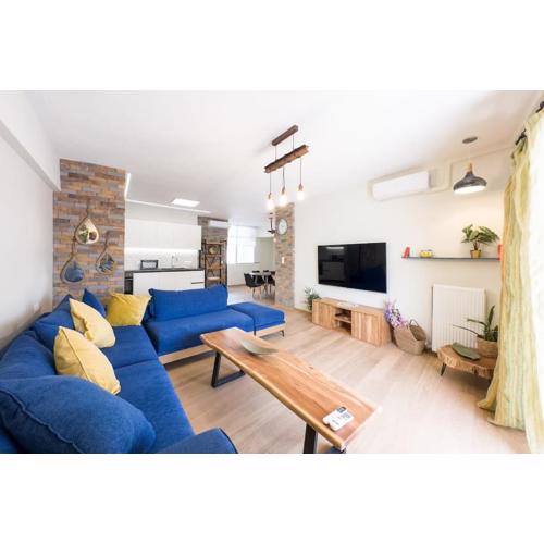 Three Bedroom Stylish Apt next to Acropolis