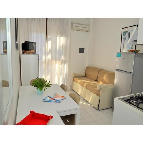 Three-room bright flat 150m from the sea