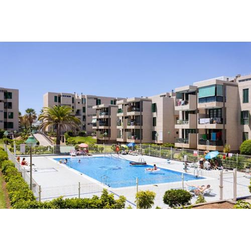 Three spacious apartments 150m from the Las Americas promenade