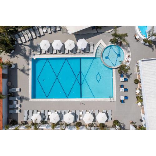 Tinas Plus Hotel