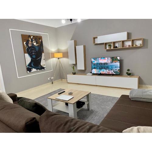 TIRANA 2BDR KOMUNA e PARISIT
