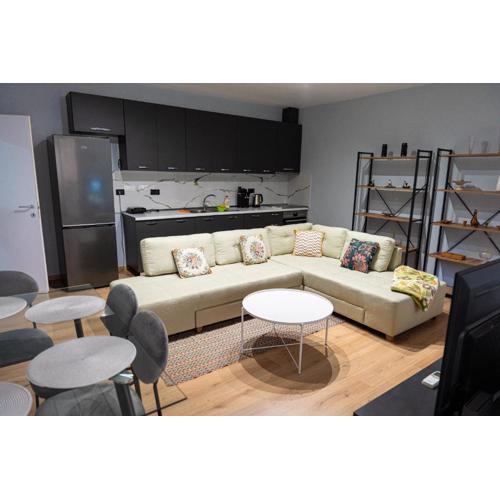 Tirana Family Apartment - Center
