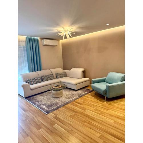 Tirana Lake Spacious Apartment
