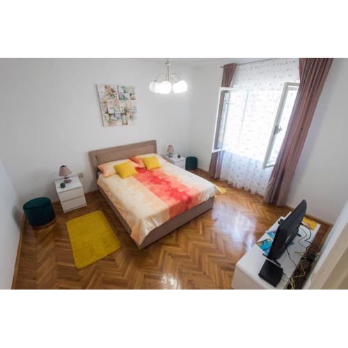 T&M Apartment with parking in the Old town