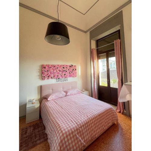 TocToc Apartment - Think Pink