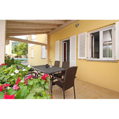 Tolles Appartement in Baška mit Eigener Terrasse