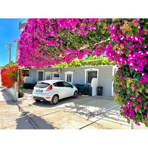 Tomi Apartments