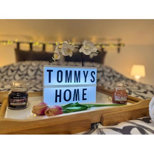 Tommy\