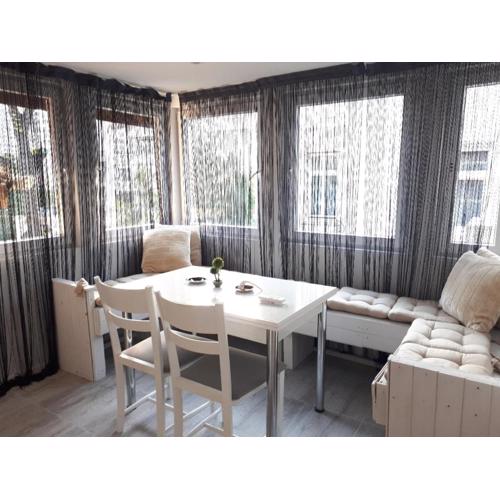 Top Center 4-Bedroom Apartment