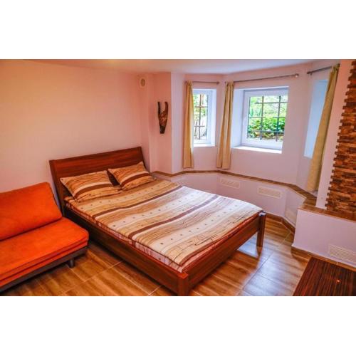Top Center Apartment 2