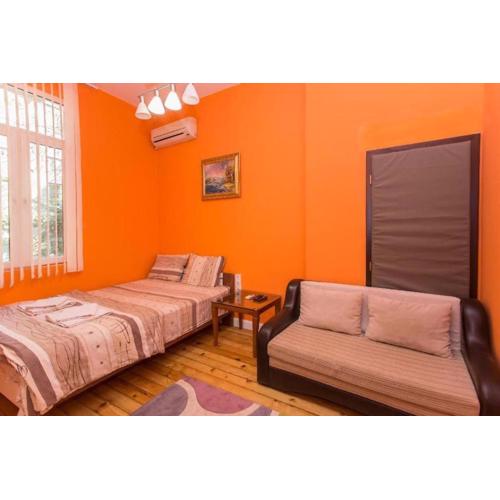 Top Center Apartment 4