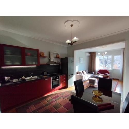 Top Center Apartment 7